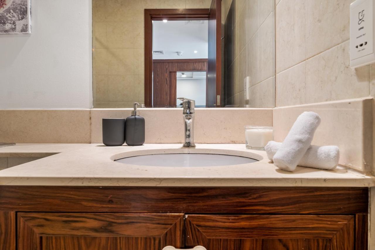 Chic And Zen Apartment, Near Burj Khalifa Tower Dubai Exteriör bild